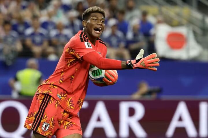 Conheça Zion Suzuki, primeiro goleiro negro do Japão em uma Copa do Mundo