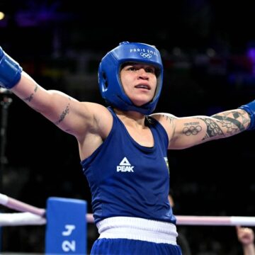 Baiana Bia Ferreira vence chinesa e garante medalha na Copa do Mundo de Boxe