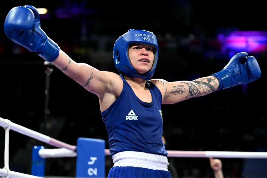 Baiana Bia Ferreira vence chinesa e garante medalha na Copa do Mundo de Boxe