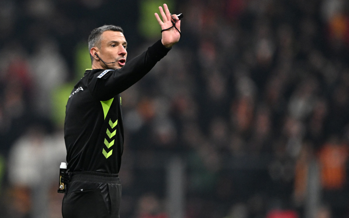 Fifa divulga equipe de arbitragem do primeiro jogo do Brasil na Copa; confira