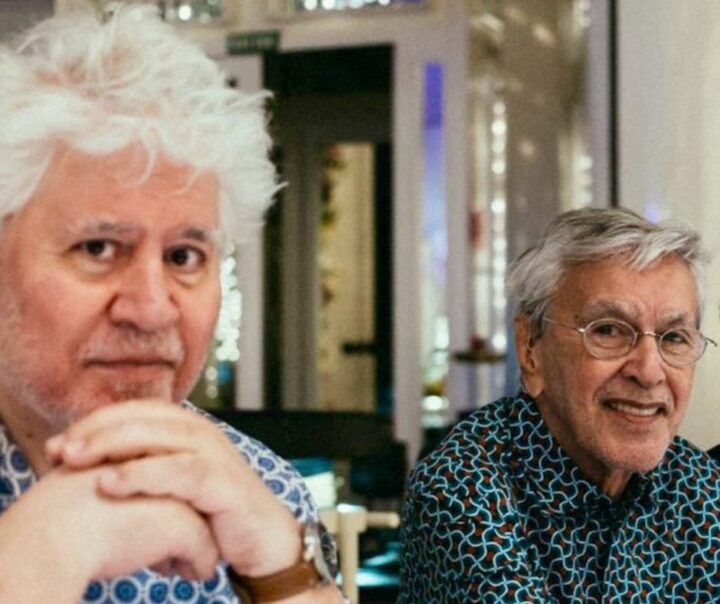 Caetano Veloso publica fotos ao lado de Pedro Almodóvar em Madri: ‘Que maravilha de noite’