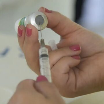 SUS começa a aplicar neste mês vacina que protege crianças contra pneumonia e meningite