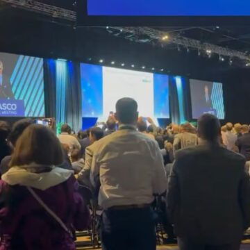 Médicos aplaudem de pé nova terapia contra câncer no maior congresso de oncologia do mundo