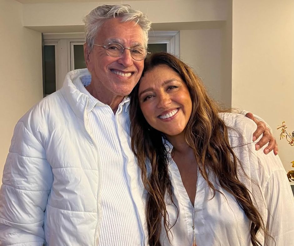 Caetano Veloso prestigia peça de Regina Casé no Rio: ‘Uma poeticidade física e espiritual imensa’