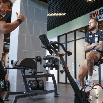 Neymar faz novo exame e segue sem treinar na seleção brasileira