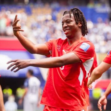 Reserva marca duas vezes e Suíça goleia Bósnia na Copa do Mundo