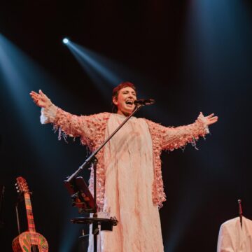 Adriana Calcanhotto é confirmada em festival literário na Bahia