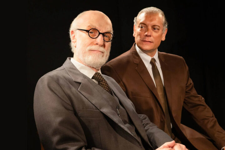 Espetáculo “A Última Sessão de Freud” faz nova temporada em Salvador