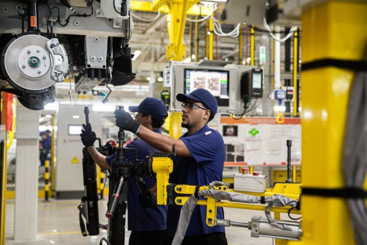Colaboradores da BYD em Camaçari terão participação nos lucros de até R$ 10 mil