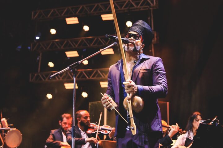 Carlinhos Brown e Orquestra Ouro Preto lançam Volume 2 de “Afrossinfonicidade” e audiovisual completo; assista