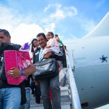 Parlamento Europeu aprova medidas para acelerar deportações de imigrantes irregulares