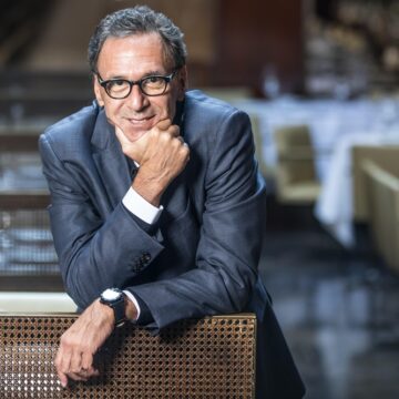 Gero Fasano lança novo livro em Salvador com críticas a modismos da gastronomia