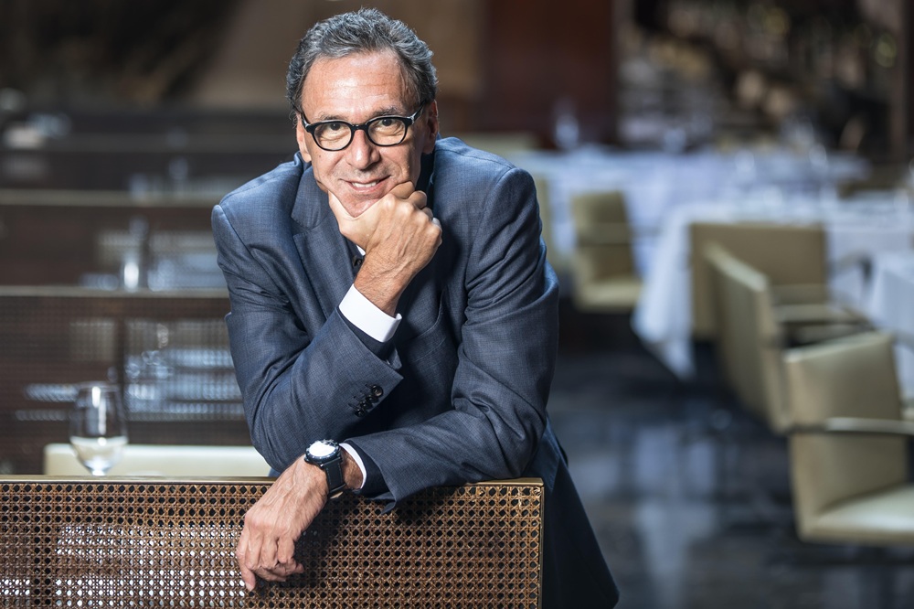 Gero Fasano lança novo livro em Salvador com críticas a modismos da gastronomia