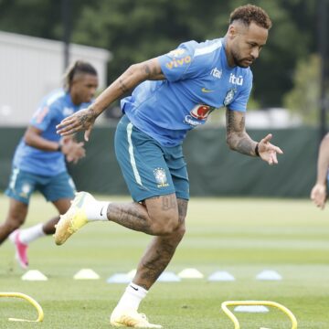 Neymar vai jogar hoje? Ancelotti afirma que atacante está ‘disponível’