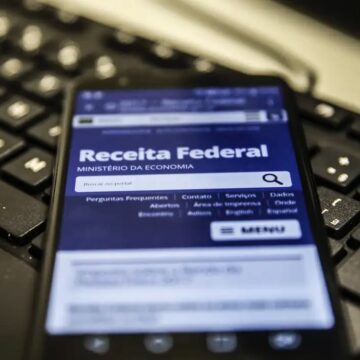 Receita Federal paga 2º lote de restituição do Imposto de Renda nesta terça (30)