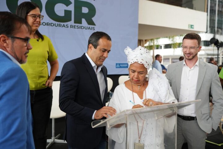 Salvador recebe programa para transformar óleo usado em biodiesel com geração de renda para cooperativas