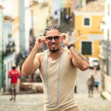 Atacante do Palmeiras, Paulinho se encanta por Salvador: “Aqui tudo é festa”
