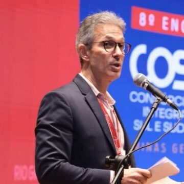 Pré-candidato à Presidência pelo Novo, Romeu Zema participa das celebrações do 2 de Julho em Salvador