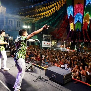 São João da Bahia 2026 bate recorde com 2 milhões de turistas e movimenta R$ 2,5 bilhões
