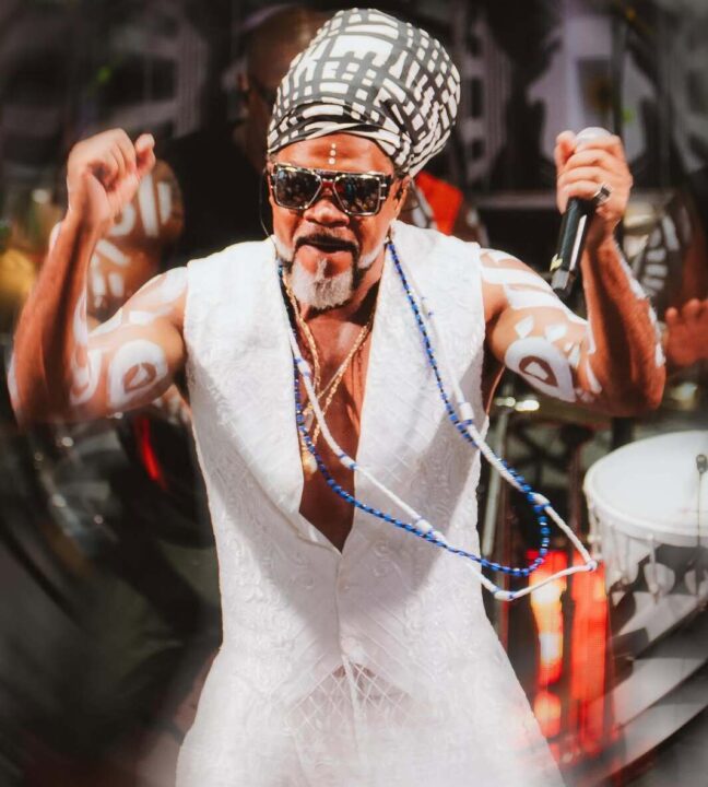 Após nove anos, Carlinhos Brown é destaque em tradicional festival no Marrocos
