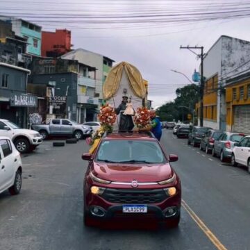 Carreata de Santo Antônio reúne fiéis no Centro Histórico de Salvador; veja