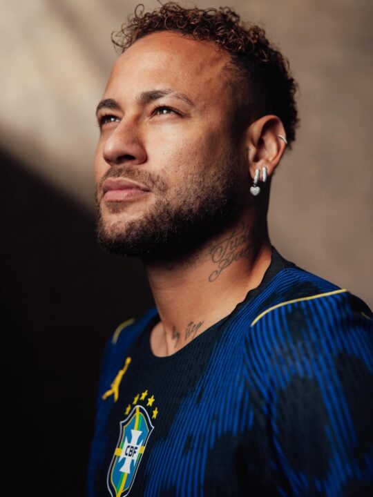 Neymar ganha homenagem emocionante da família durante recuperação para a Copa do Mundo