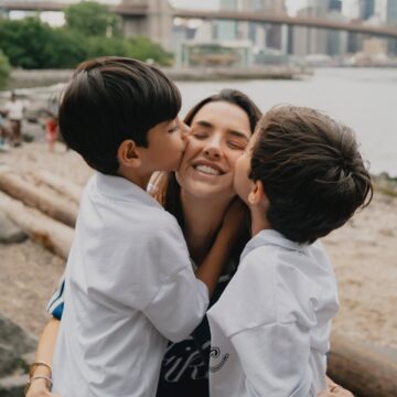 Esposa de Paquetá curte passeio com os filhos em Nova York: ‘Sou grata’