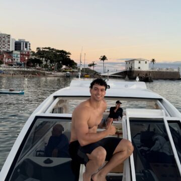 Filho de Xanddy e Carla Perez, Victor Alexandre reúne momentos na Bahia em álbum de férias
