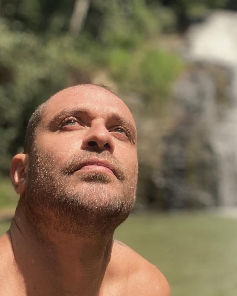 Diogo Nogueira agradece apoio e diz que vai cuidar da saúde após problema nas cordas vocais