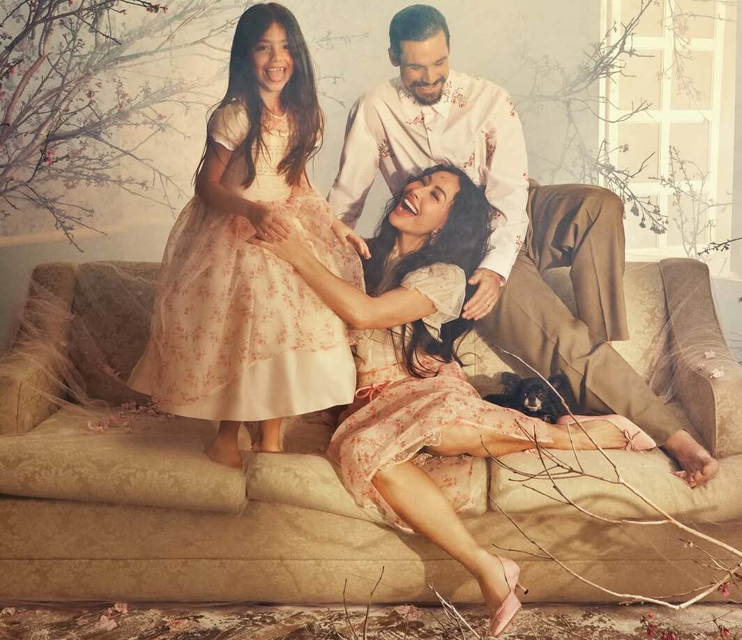 Sabrina Sato e Nicolas Prattes agradecem carinho e compartilham cliques inéditos após anúncio da gravidez
