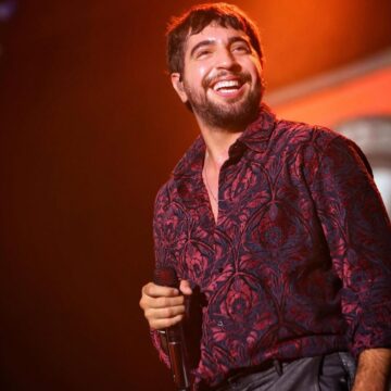 Nattan anuncia doação de R$ 100 mil durante show no São João de Campina Grande