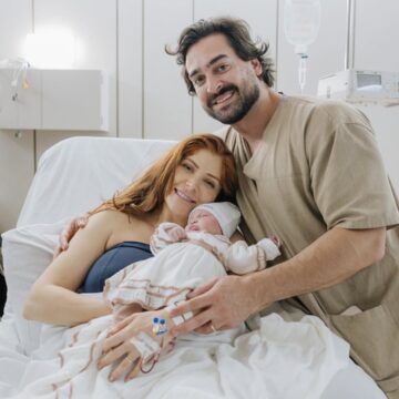 Após tratamento de FIV, ex-BBB Amanda Gontijo anuncia nascimento da primeira filha