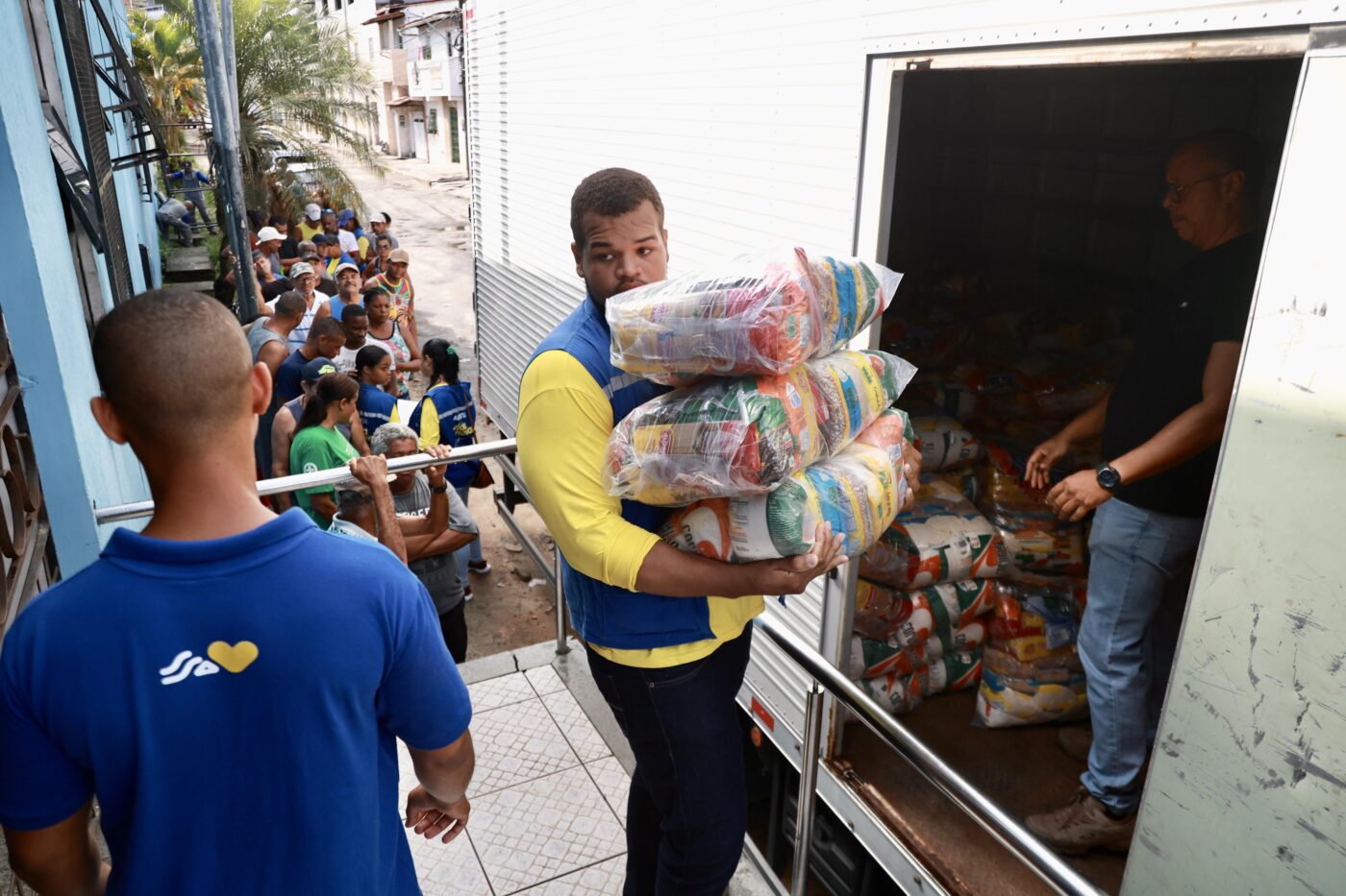 Salvador decreta situação de emergência em São Tomé de Paripe após derramamento de produtos na praia