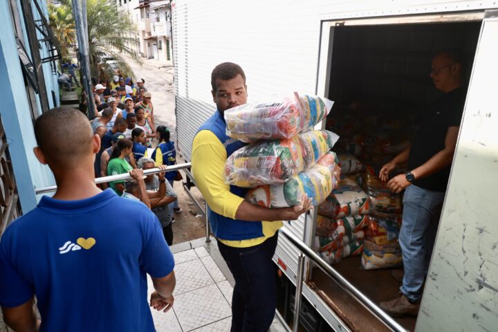 Salvador decreta situação de emergência em São Tomé de Paripe após derramamento de produtos na praia