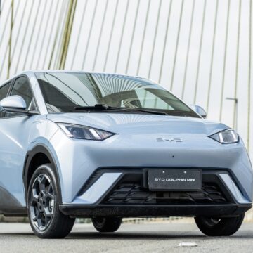BYD alcança recorde de vendas no Brasil, entra no top 4 geral e amplia liderança no varejo