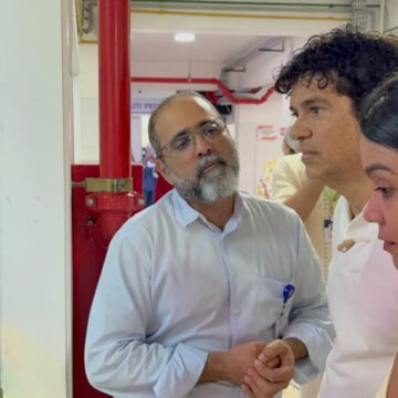 Jorge Vercillo se emociona ao visitar Martagão Gesteira antes de show em Salvador: “Estou impressionado”