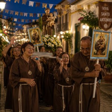 ‘Será que foi milagre?’: espetáculo estreia em Lauro de Freitas com reflexão sobre fé, preconceito religioso e cultura popular