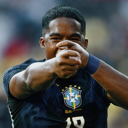 Endrick ganha milhares de seguidores, lidera buscas na internet e vira queridinho da torcida brasileira