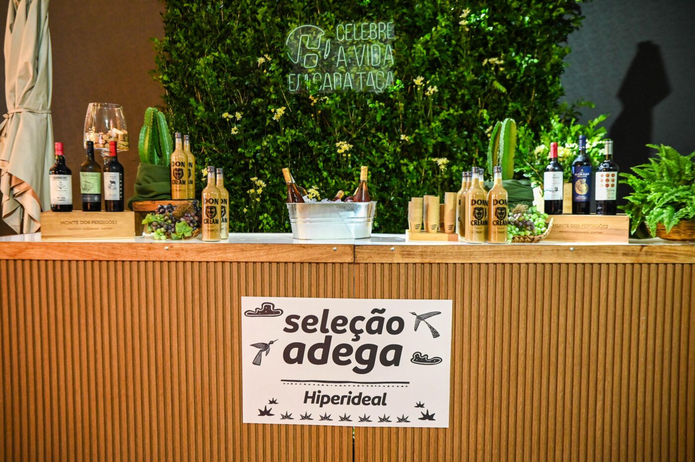 7 países e mais de 400 rótulos: Hiperideal leva degustação de vinhos ao Arraiá do Alô Alô Bahia