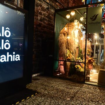 Eletromidia leva painéis digitais ao Arraiá do Alô Alô Bahia e reforça interatividade do público