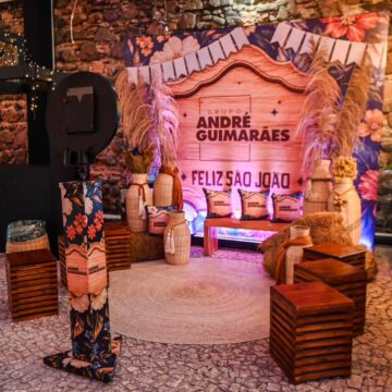 Lembranças em tempo real: André Guimarães leva máquina de fotos instantâneas ao Arraiá do Alô Alô Bahia