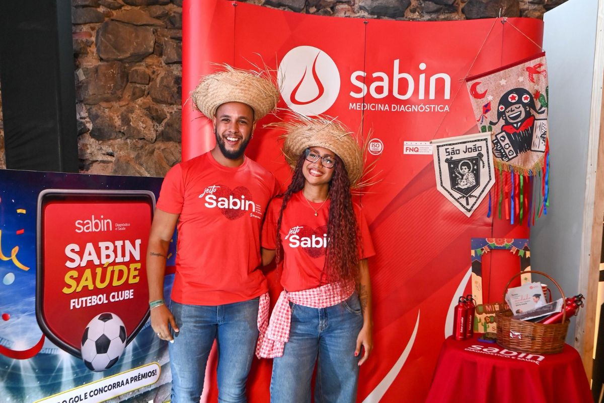 Em clima de Copa, Sabin promove brincadeira interativa com brindes no Arraiá do Alô Alô Bahia