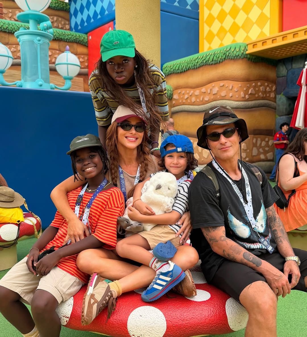 Giovanna Ewbank compartilha fotos de viagem com Bruno Gagliasso e os filhos em Orlando; veja