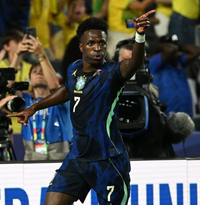 Brasil faz 3 a 0 no Haiti ainda no primeiro tempo