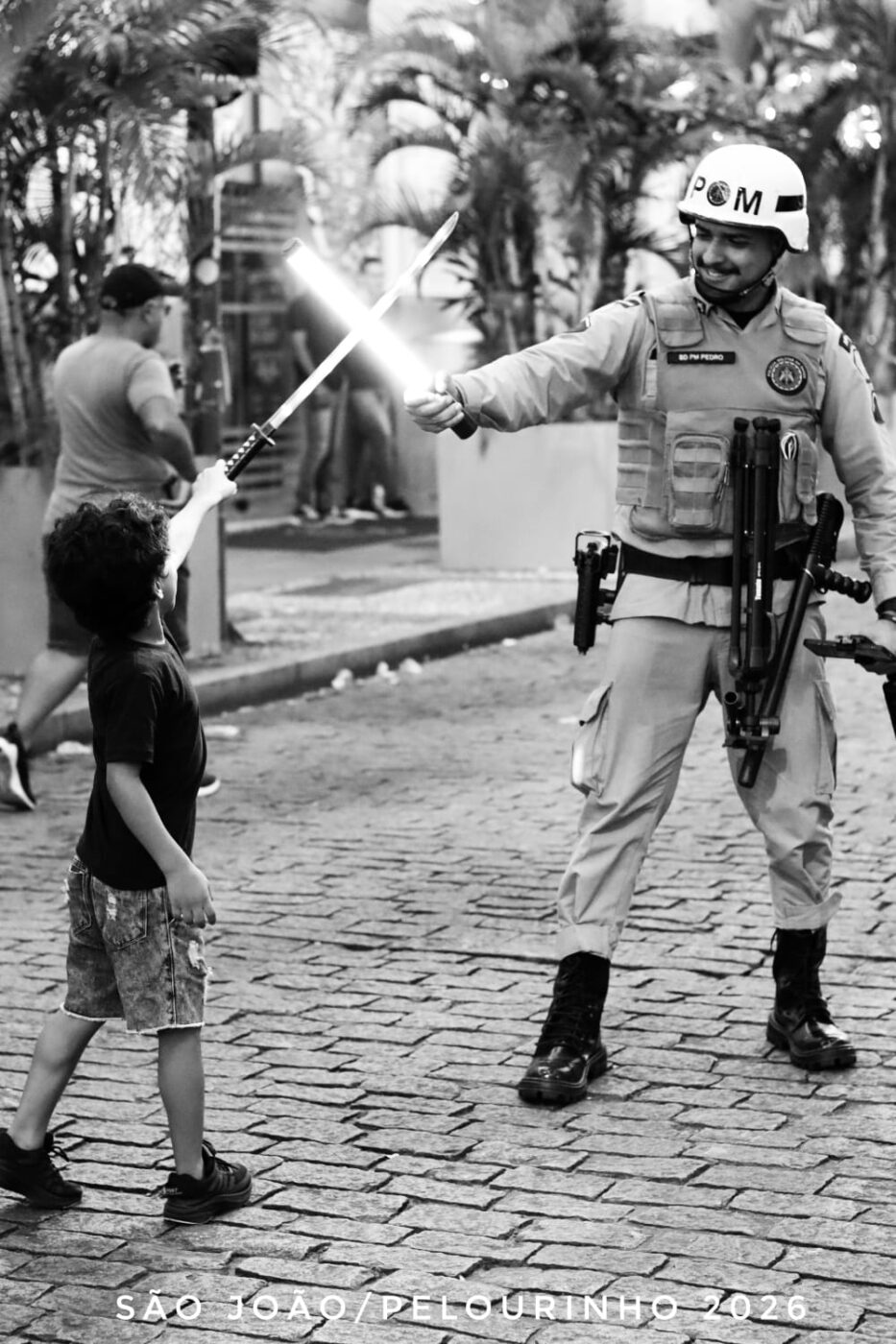 São João de Salvador ganha olhar diferente sobre atuação da PM em ensaio fotográfico