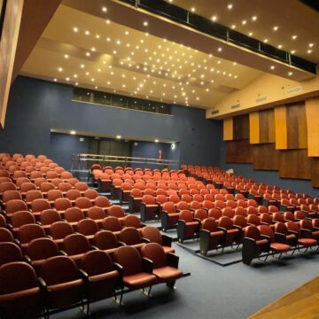 Teatro Dona Canô será reaberto em Santo Amaro após reforma de mais de R$ 3 milhões; veja como ficou