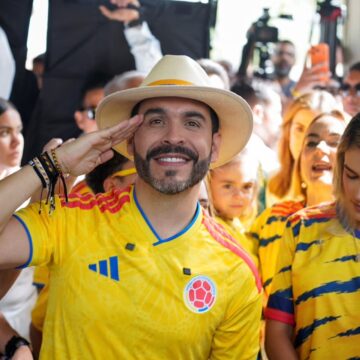 Candidato de direita La Espriella vence disputa acirrada na Colômbia