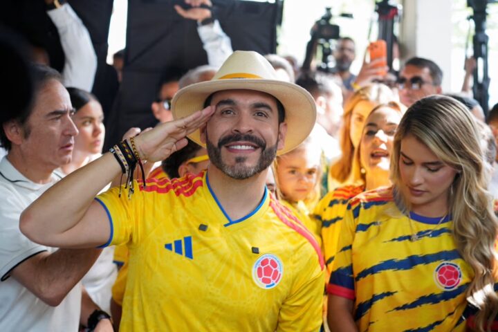 Candidato de direita La Espriella vence disputa acirrada na Colômbia