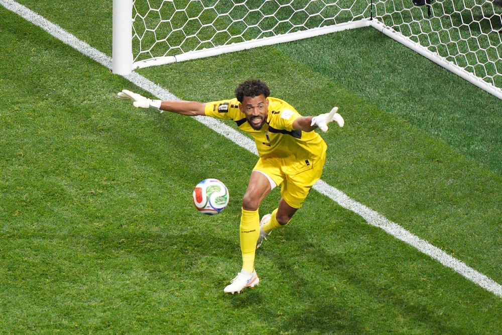 Goleiro de Cabo Verde, Vozinha ganha elogios de famosos brasileiros após jogo histórico contra a Espanha