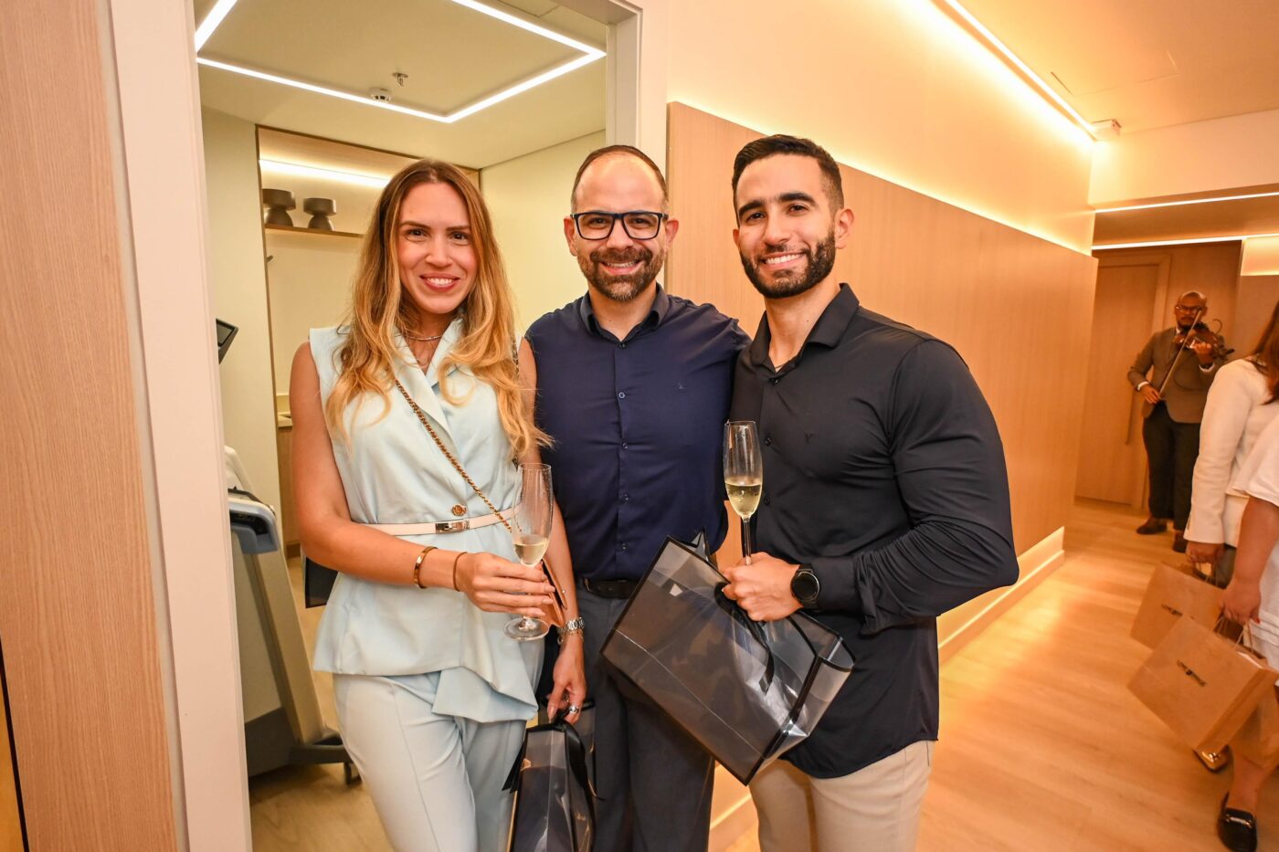 Jessica Requião, Vitor Mendonça e Tiago Gravatá